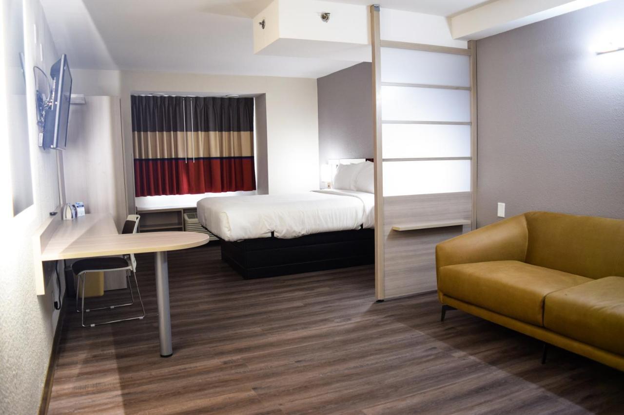 Travelers Inn And Suites ราลลี ภายนอก รูปภาพ