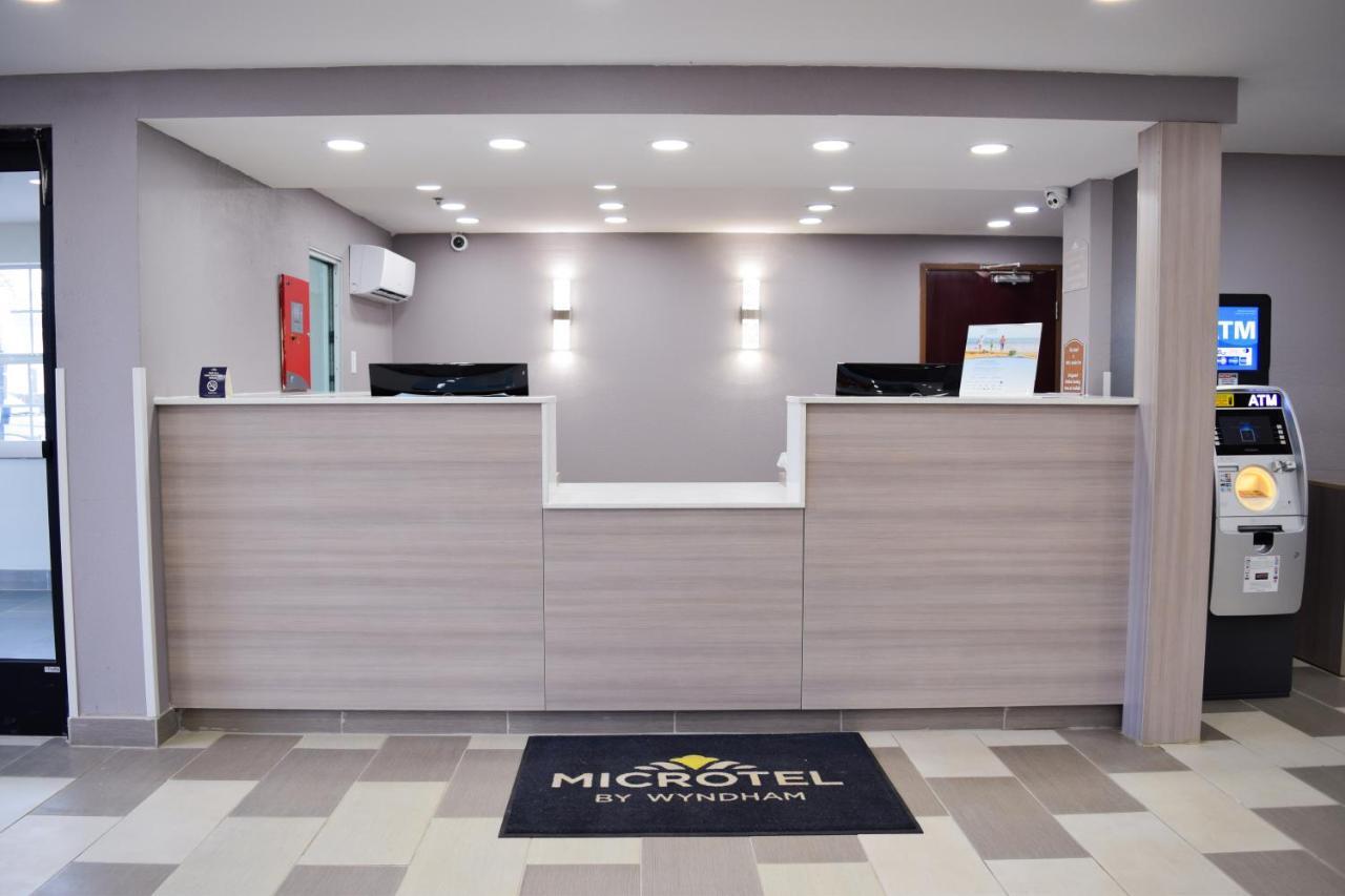 Travelers Inn And Suites ราลลี ภายนอก รูปภาพ