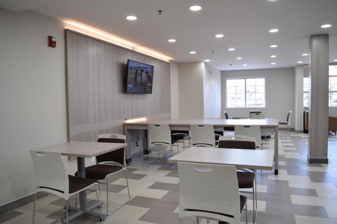 Travelers Inn And Suites ราลลี ภายนอก รูปภาพ